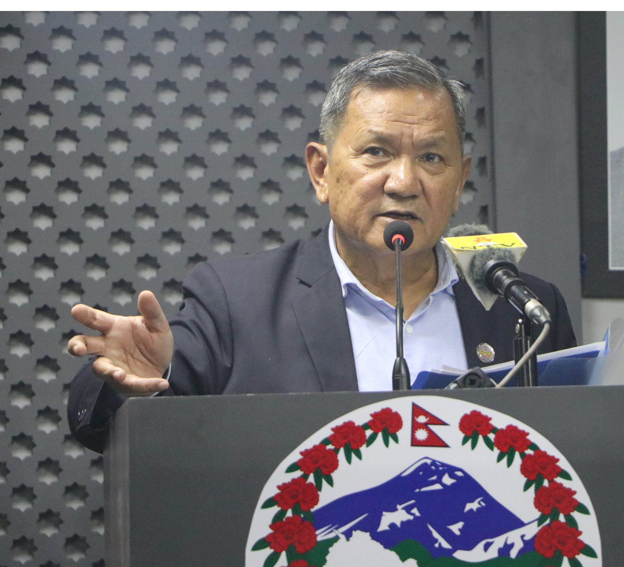 Elon Musk Says He’s Giving Out $1 Million Checks to ‘Get Attention’